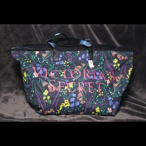 NWT Victoria’s Secret Floral Zipper Tote